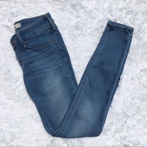 Hollister Super Skinny Jeggings